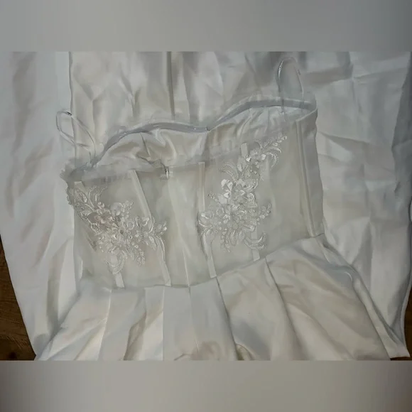 Lulus Eternal Gratitude White Floral Embroidered Strapless
Maxi Dress - Picture 6 of 8